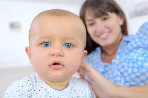 Madre e bambino e bambino — Foto Stock