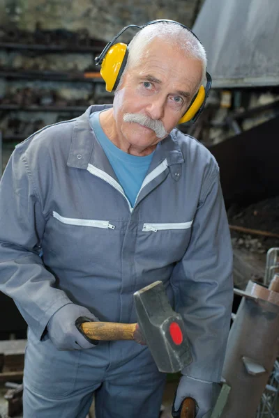Blacksmith Workshop Using Hammer — Stock Photo, Image