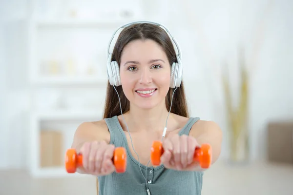 Beautiful Fit Young Girl Looking Camera — Stock Photo, Image