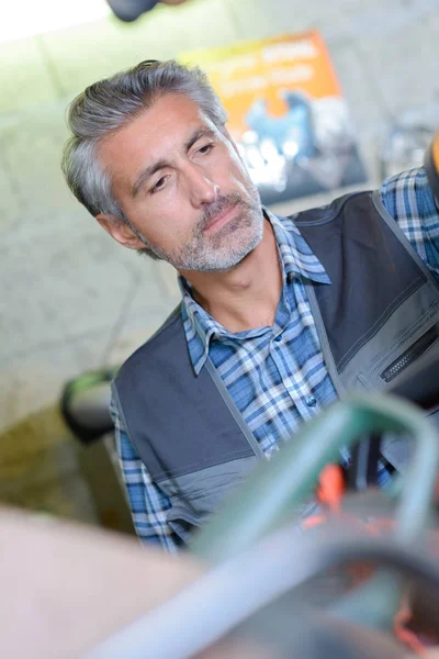 Portret Van Knappe Klusjesman — Stockfoto