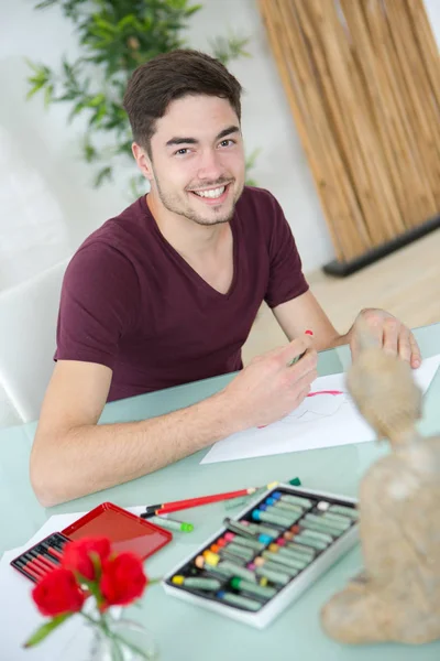 Jovem Desenho Imagens Estúdio — Fotografia de Stock