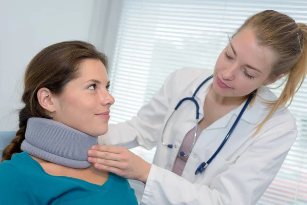 Attractive Doctor Having Appointment Patient — Stock Photo, Image