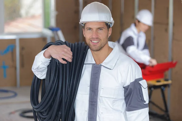 Elektriker Med Konstruktion Verktyg Och Kabel — Stockfoto