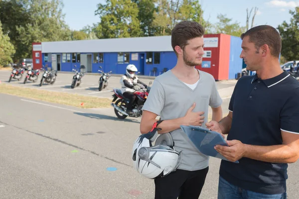 Jeune Homme Avec Permis Moto — Photo