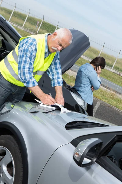 People Dealing Car Accident — Stock Photo, Image