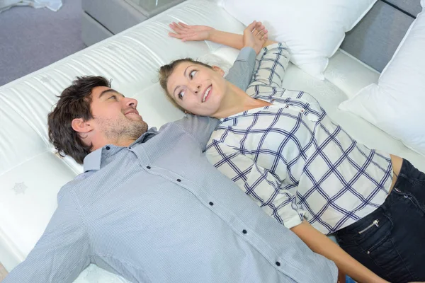 Testing Bed Quality — Stock Photo, Image
