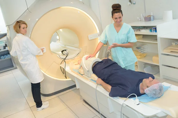 Mri Vizsgálaton Áteső Beteg Kórházban — Stock Fotó