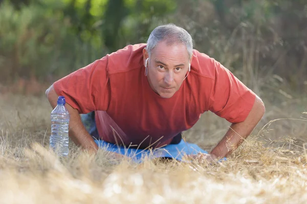 Athletic Middle Age Man Training Outdoors — Stock Photo, Image