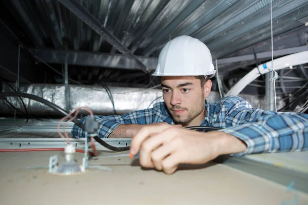 Elektricien Bekabeling Spotlight Van Bovenaf — Stockfoto