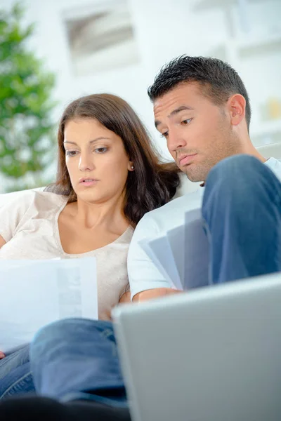 Young Couple Having Financial Problems — Stock Photo, Image