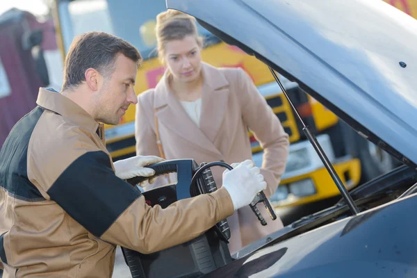 Checking Battery Battery — Stock Photo, Image