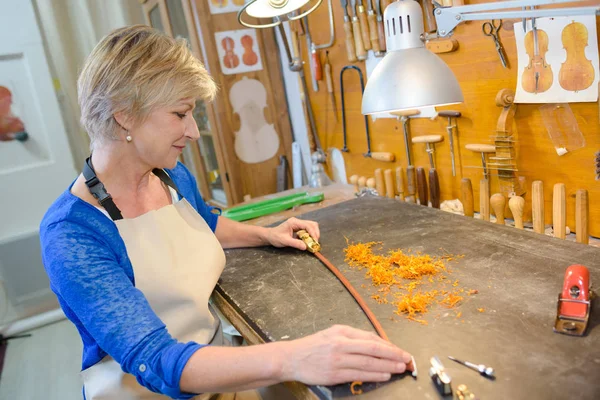 Luthier Fazendo Arco — Fotografia de Stock