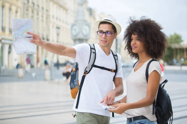 Couple Dans Ville Touristique — Photo