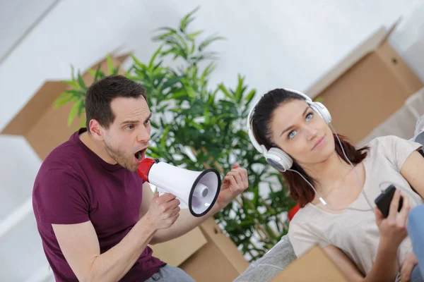 Gritando Através Megafone — Fotografia de Stock