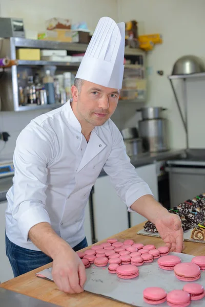 Chef Com Macarons Profissão — Fotografia de Stock