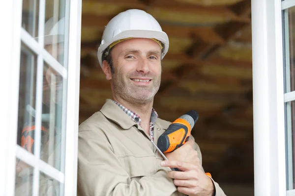 Installation und Reparatur von Kunststofffenstern — Stockfoto