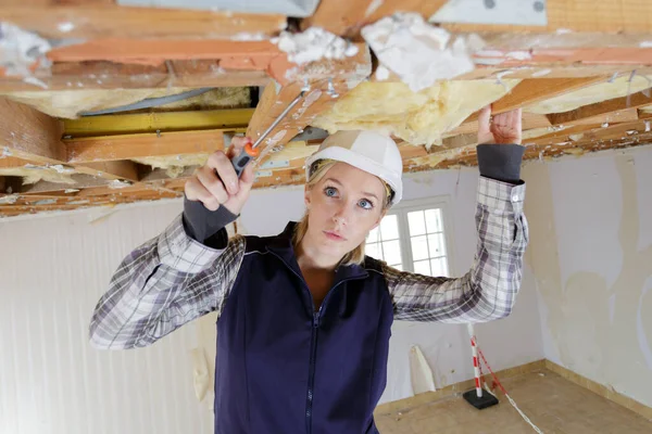 Young Woman Pulling Ceiling Repair — Stock Photo, Image