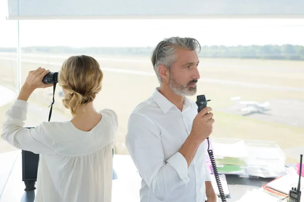 Female Male Control Tower Worker — Stock Photo, Image