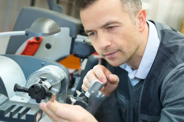 Arbeiter Reparieren Etwas Und Mensch — Stockfoto