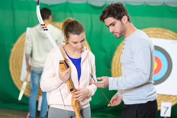 Female Archer Looking Arrow — Stock Photo, Image