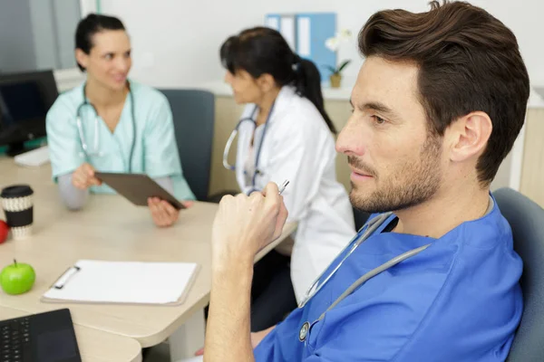 Hombre Nutricionista Médico — Foto de Stock