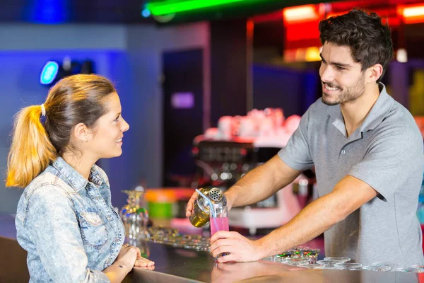 Female Customer Asking Drink Bartender — Stock Photo, Image