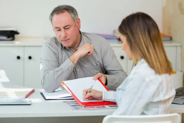 Verhuur Van Onroerend Goed Handtekening Concept — Stockfoto