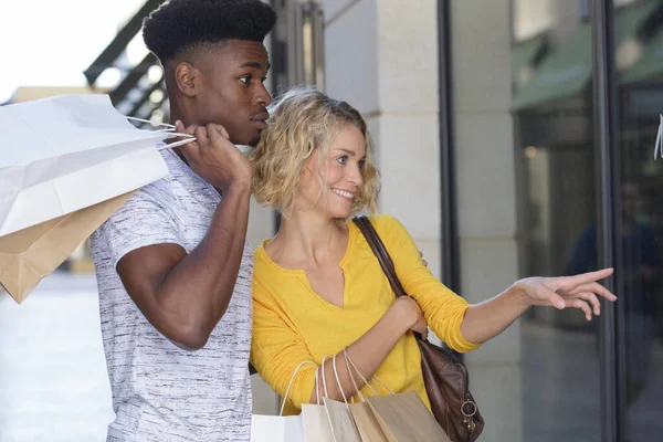 Immagine Coppia Window Shopping — Foto Stock