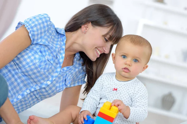 Een Baby Moeder Binding — Stockfoto