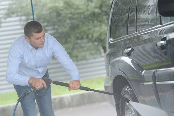 Homem Limpeza Carro Com Arruela Pressão — Fotografia de Stock