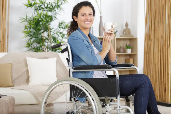 Gerente Oficina Feliz Silla Ruedas Con Café — Foto de Stock