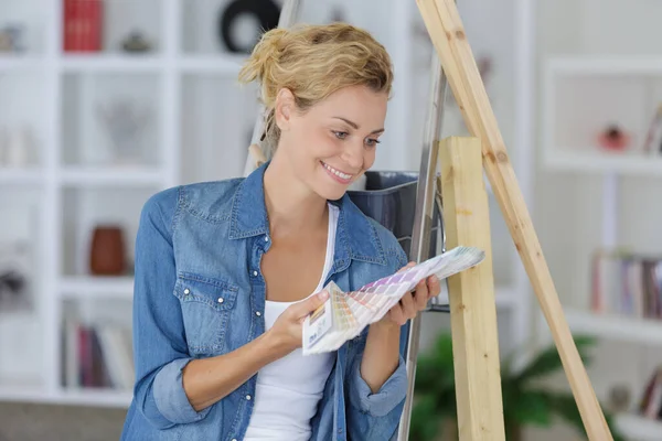 Women Looking Samples Colours Home — Stock Photo, Image