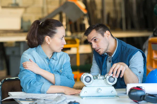 Ingeniero Que Trabaja Proyecto — Foto de Stock