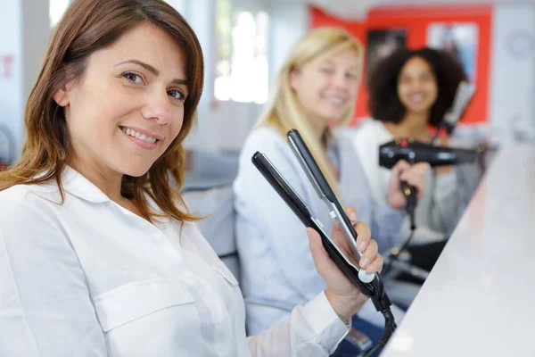 Portrait Female Hairdressing Team Holding Equipment — Stock Photo, Image