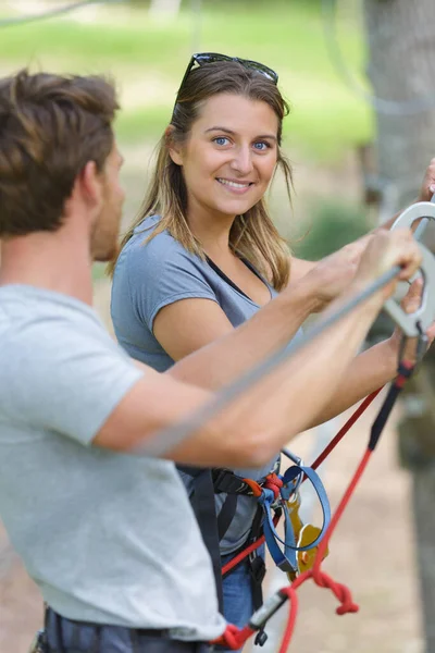 Couple Spend Leisure Time Ropes Course — Stock Photo, Image