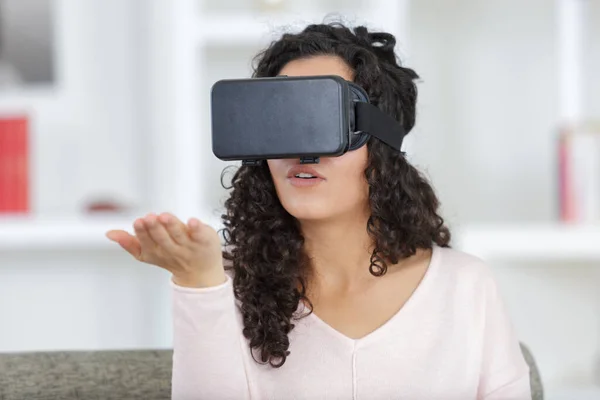 Une Fille Vivant Réalité Virtuelle — Photo