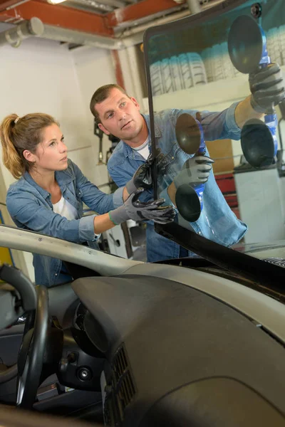 Learning Change Windscreen — Stock Photo, Image