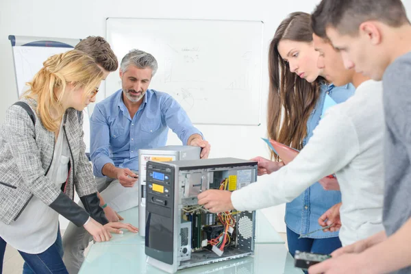 Estudante Formação Curso Engenharia Elétrica Com Professor — Fotografia de Stock