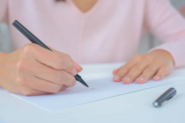 Schrijven Een Blanco Blad — Stockfoto