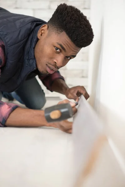 Concentrated Handyman Parquet Carpenter Worker — Stock Photo, Image