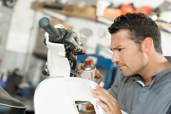 Mechanische Sproeien Smeermiddel Scooter — Stockfoto