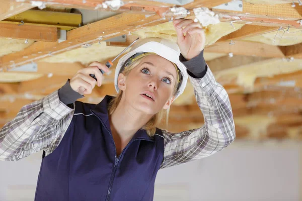 Woman Worker Ceiling — Stock Photo, Image