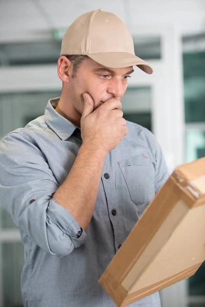 Confuse Delivery Man Cap Background — Stock Photo, Image