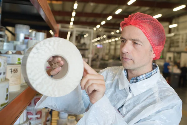 Ingenjör Labbrock Som Arbetar Fabrik — Stockfoto