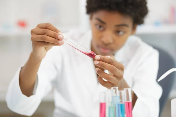 Concentrated Smart Scientist Conducting Blood Test — Stock Photo, Image