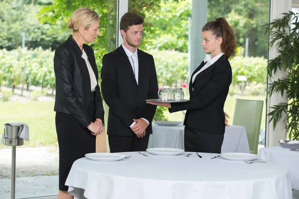 Groep Obers Een Prestigieus Restaurant — Stockfoto