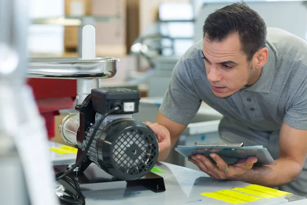 Retrato Mecânico Que Trabalha Engenharia — Fotografia de Stock