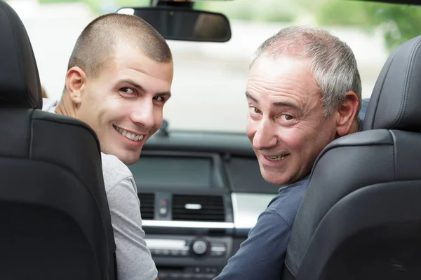 Père Voyage Voiture Avec Son Fils Adolescent — Photo