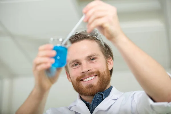 Homem Bonito Médico Medicina Laboratório Teste Tubo Medicação Farmácia Pesquisa — Fotografia de Stock