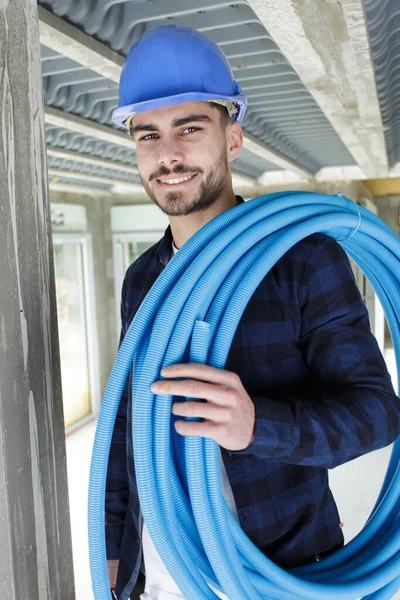 Techniker Hält Wasserleitungen Haus — Stockfoto